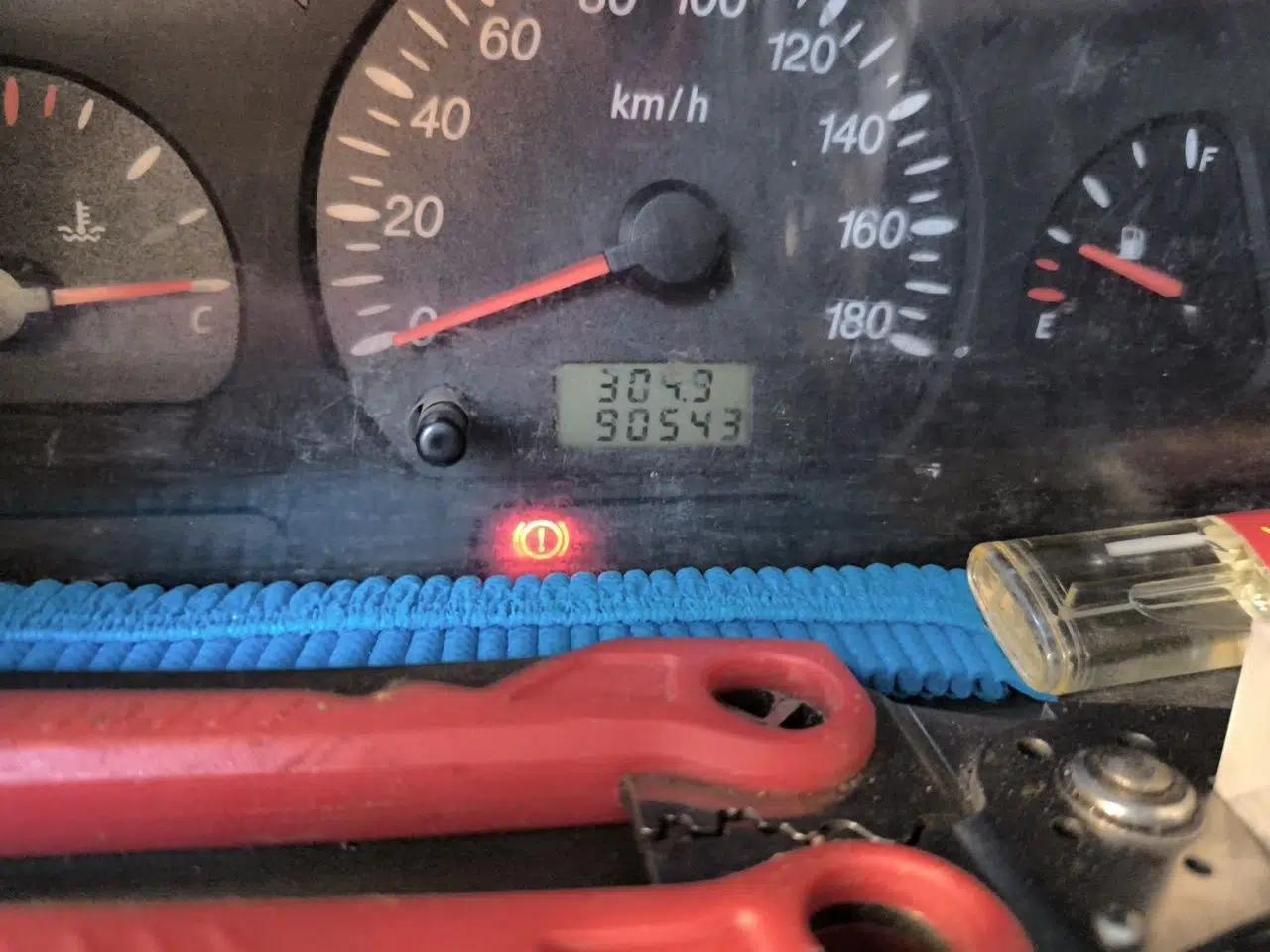 Wuling Zhiguang 2010 1.0L Liye Edition — миниатюра 13