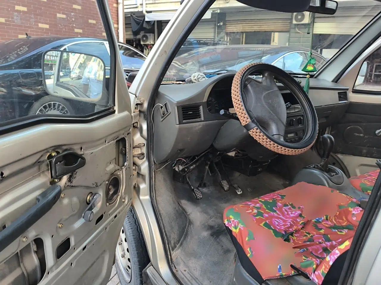 Wuling Zhiguang 2010 1.0L Liye Edition — миниатюра 17