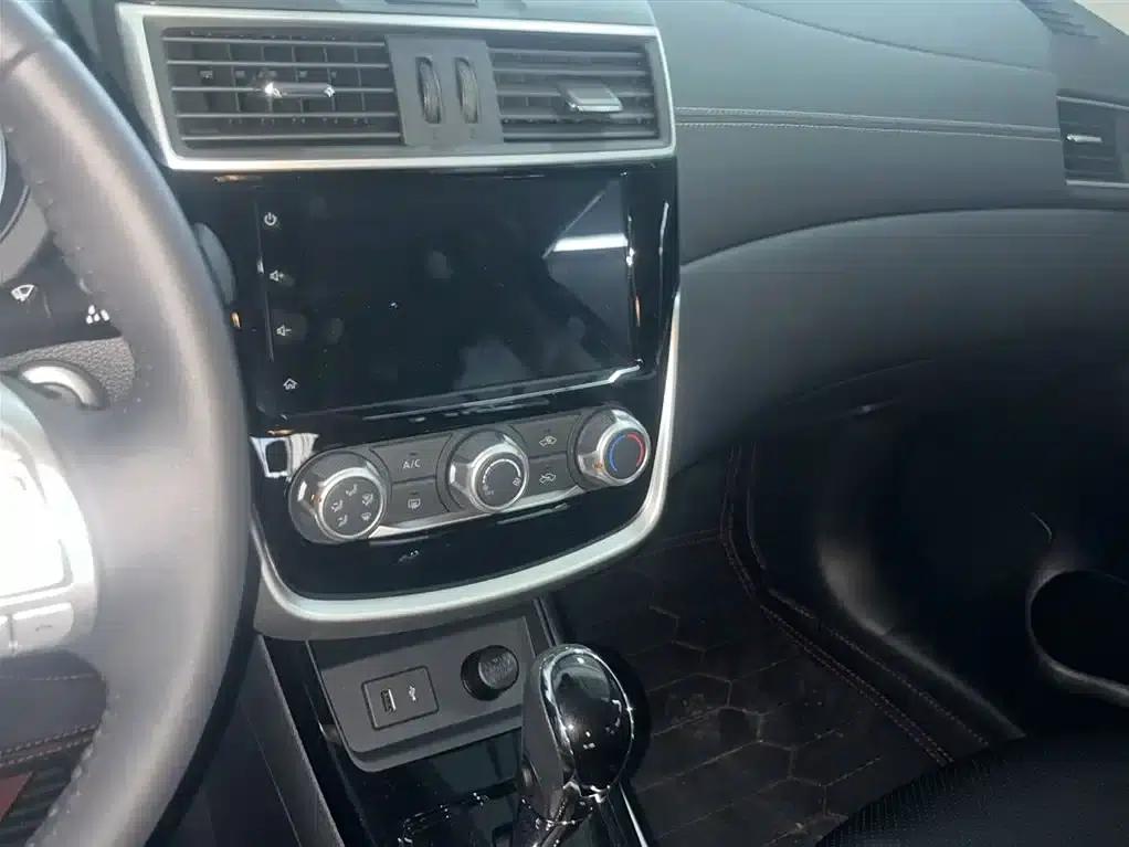 2024 Tiida 1.6L CVT Smart Edition — миниатюра 8