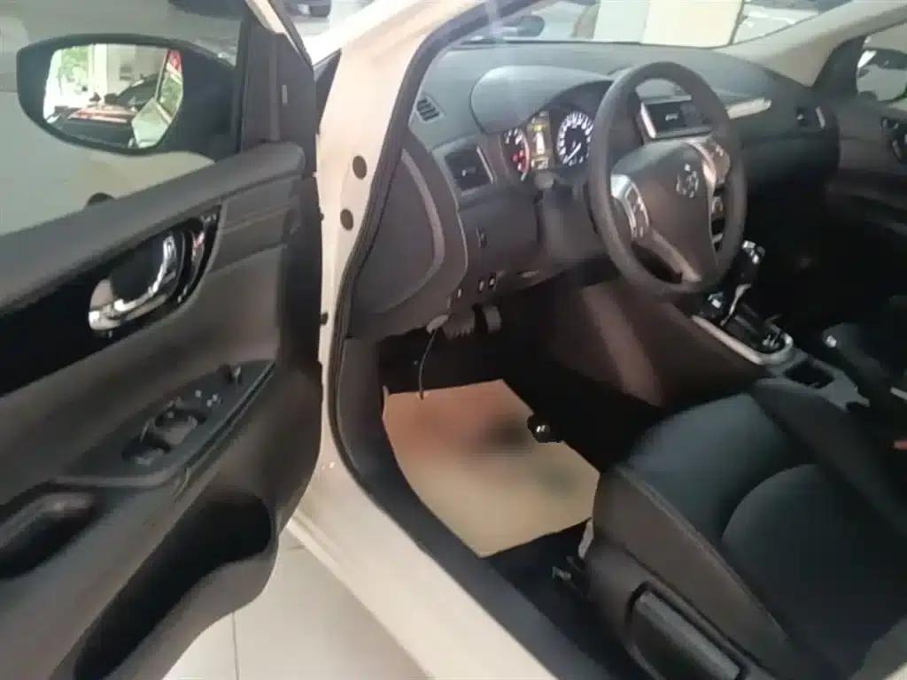 2021 Tiida 1.6L CVT Smart Edition — миниатюра 16