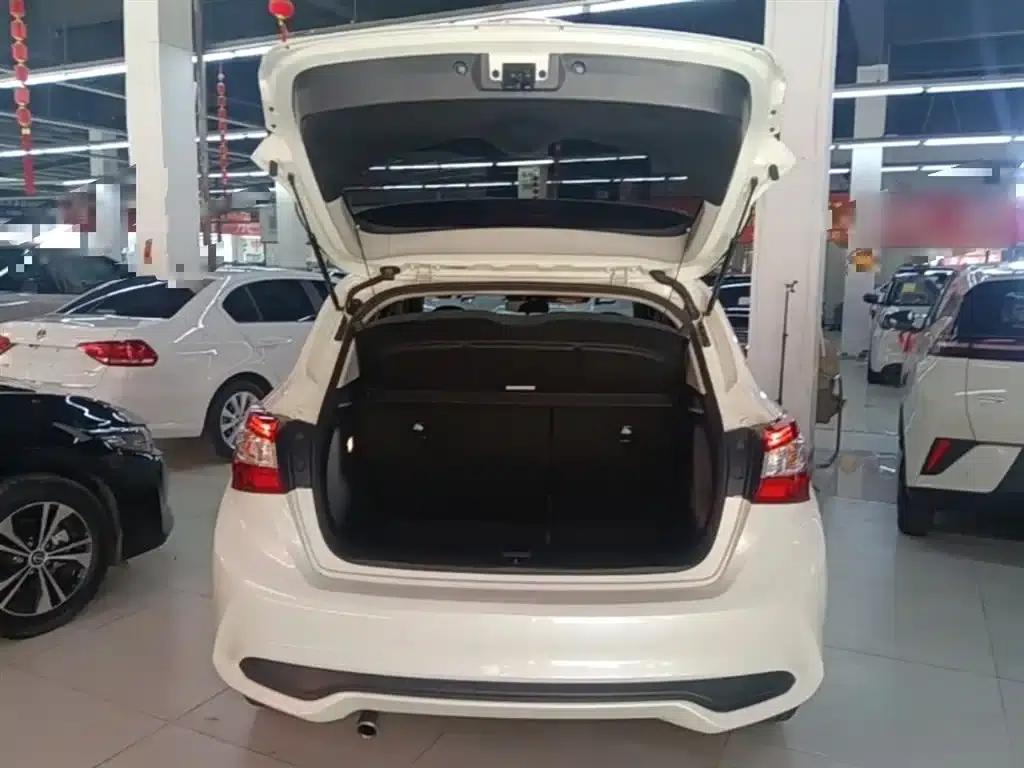 2021 Tiida 1.6L CVT Smart Edition — миниатюра 19