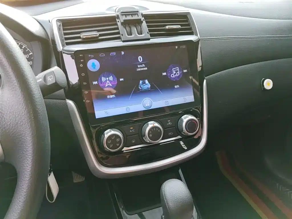 2016 Tiida 1.6L CVT Sport Edition — миниатюра 13