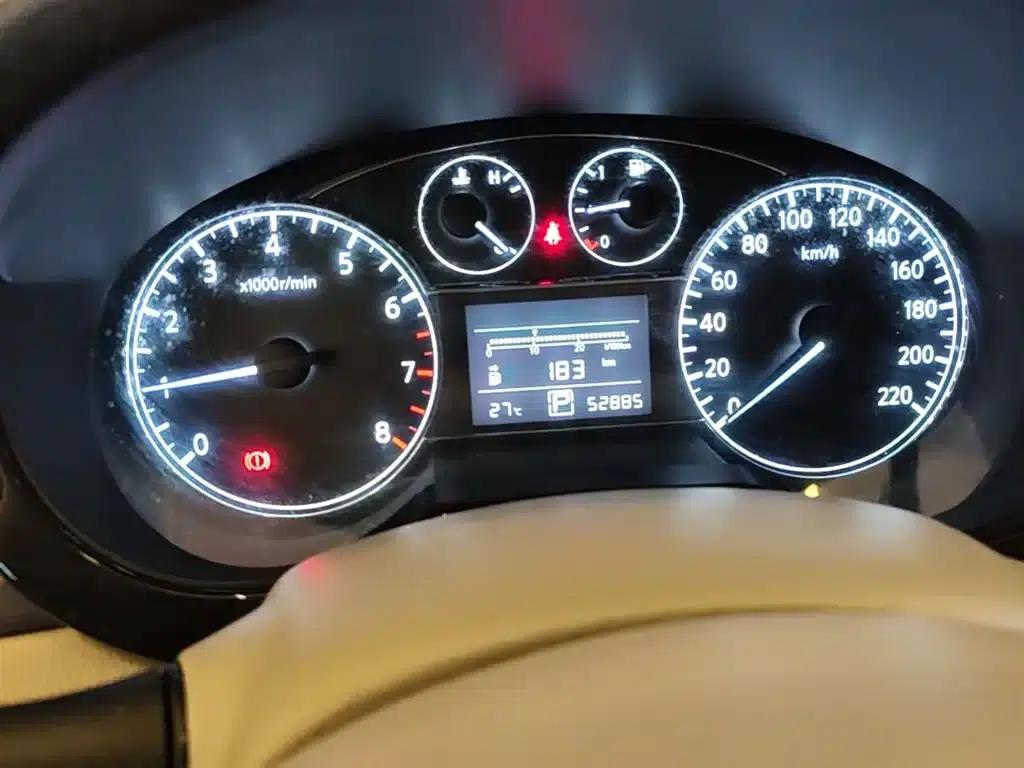 2011 Tiida 1.6L CVT Comfort Model — миниатюра 12
