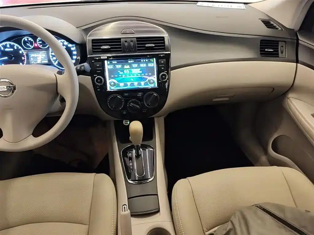 2011 Tiida 1.6L CVT Comfort Model — миниатюра 13