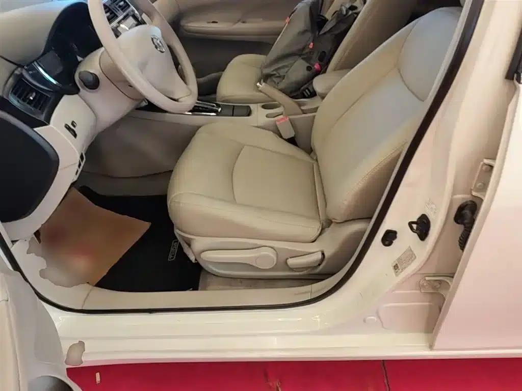 2011 Tiida 1.6L CVT Comfort Model — миниатюра 15