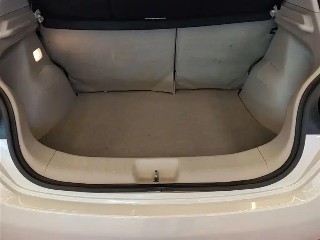 2011 Tiida 1.6L CVT Comfort Model — миниатюра 19