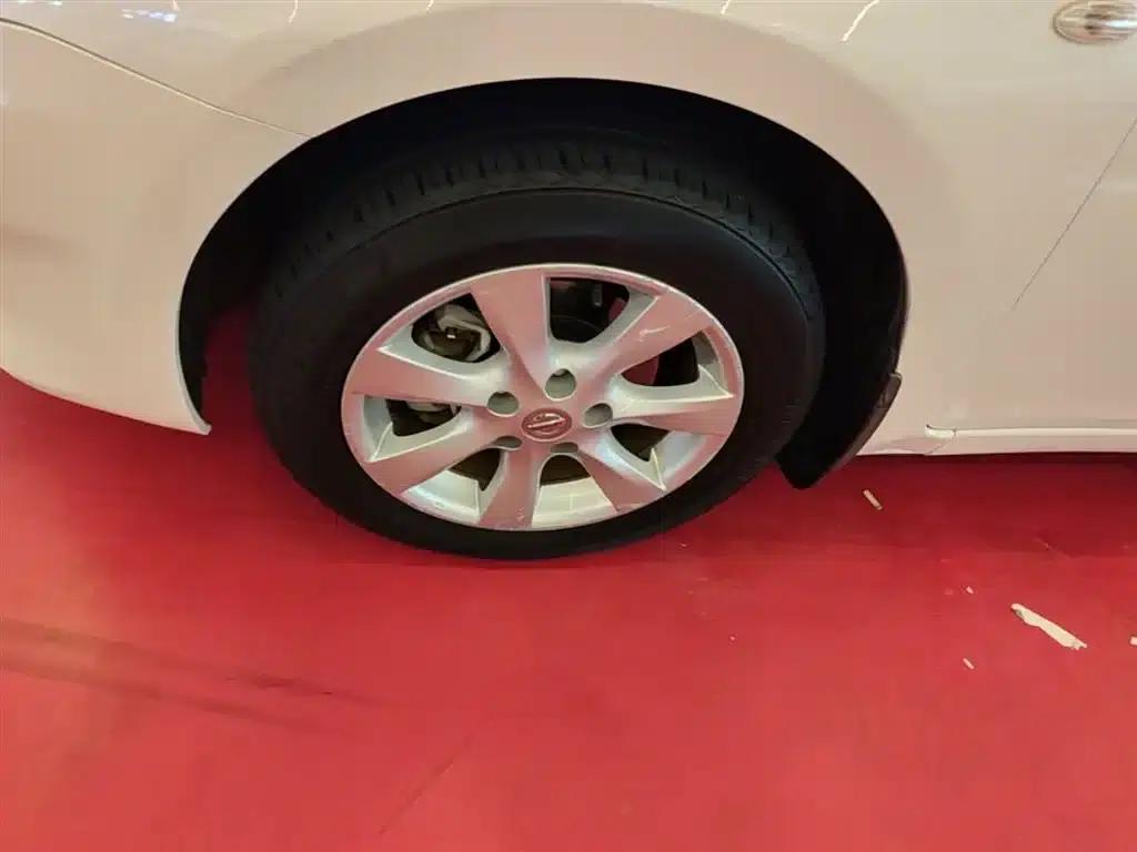 2011 Tiida 1.6L CVT Comfort Model — миниатюра 23