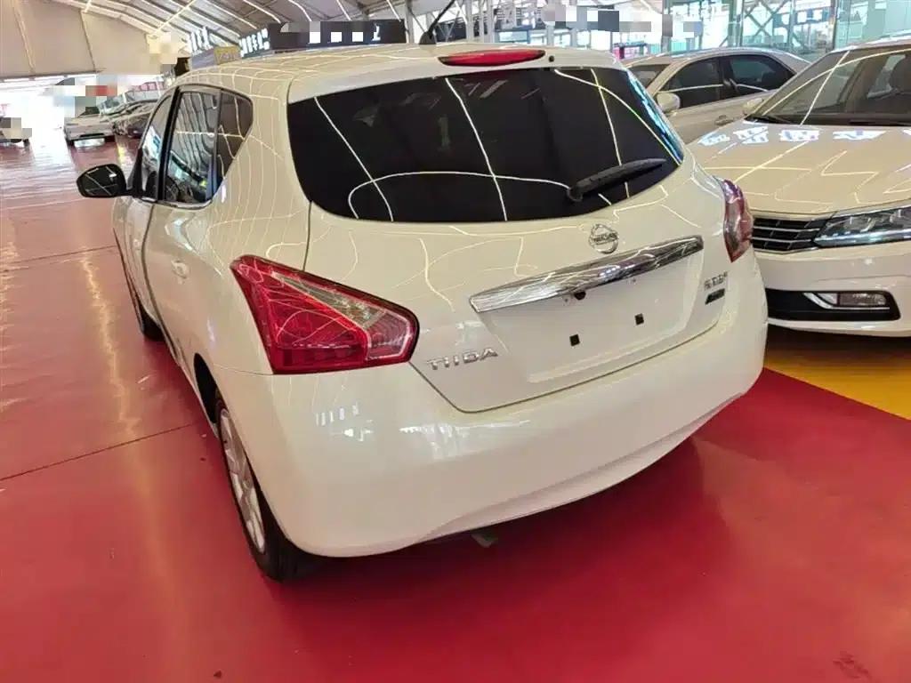 2011 Tiida 1.6L CVT Comfort Model — миниатюра 5