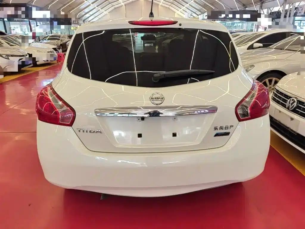 2011 Tiida 1.6L CVT Comfort Model — миниатюра 6
