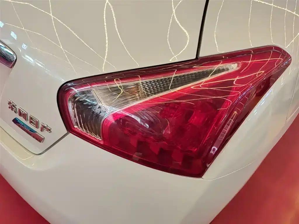 2011 Tiida 1.6L CVT Comfort Model — миниатюра 8