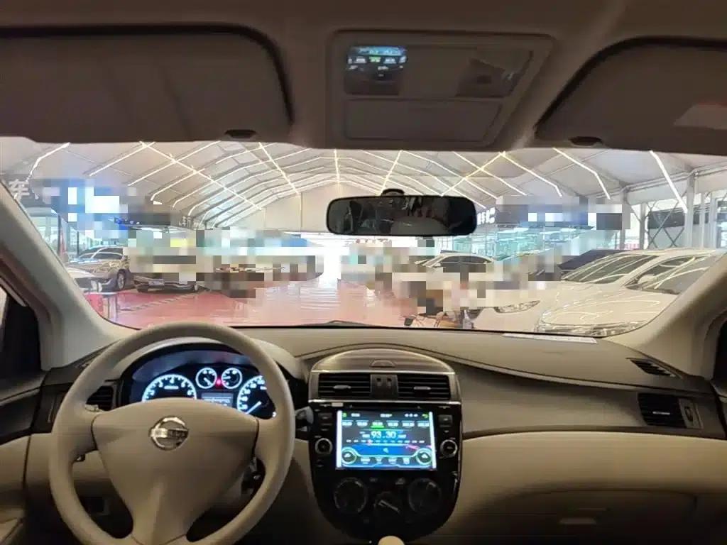2011 Tiida 1.6L CVT Comfort Model — миниатюра 10