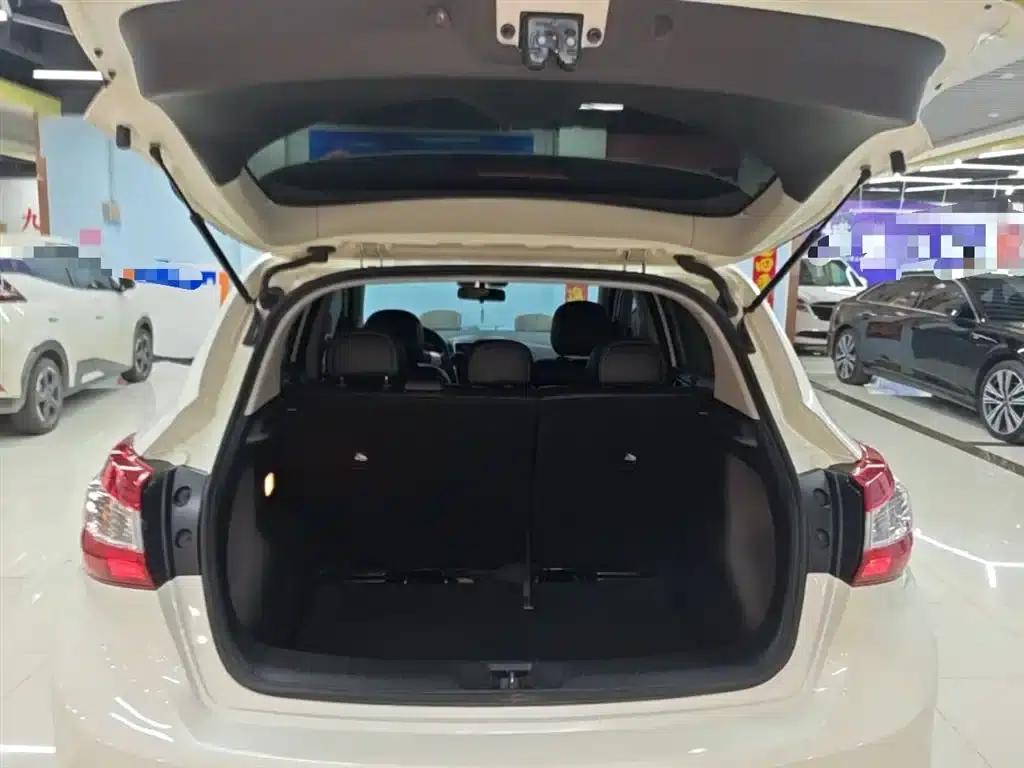 2021 Tiida 1.6L CVT Smart Edition — миниатюра 19