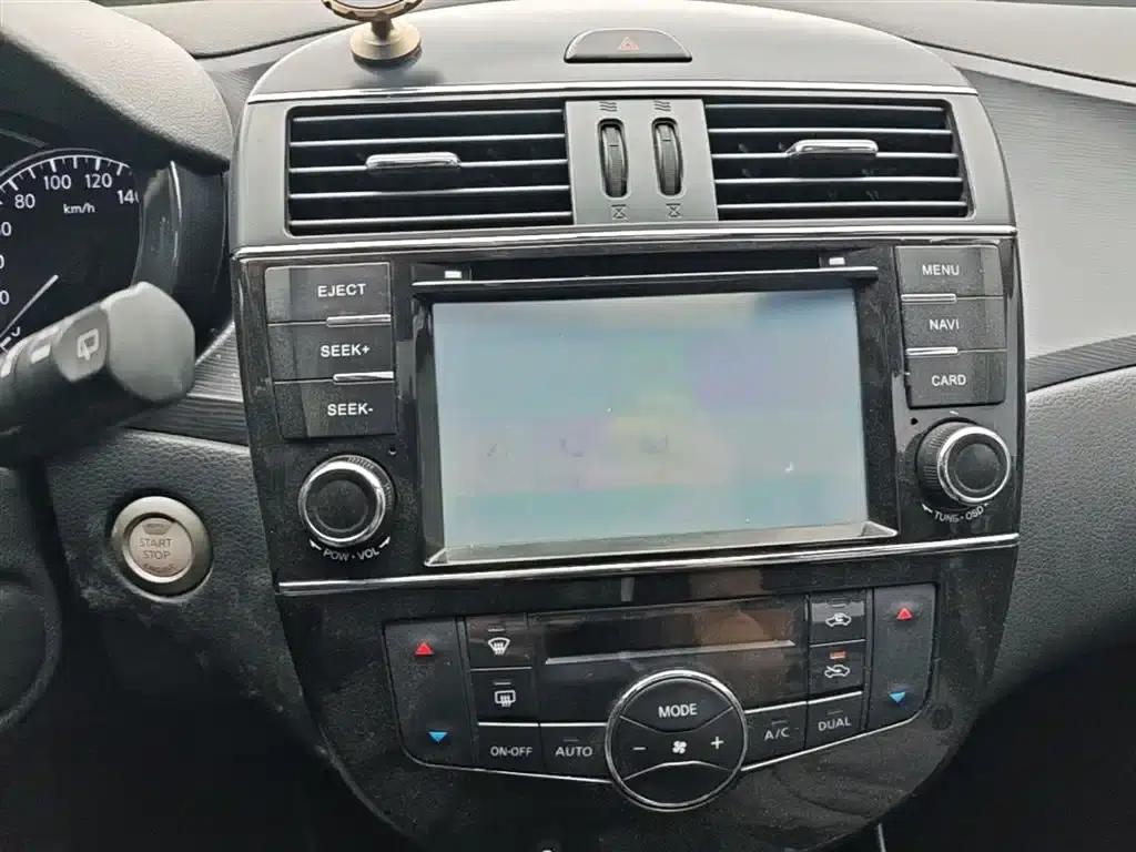 2014 Tiida 1.6L CVT Smart — миниатюра 13
