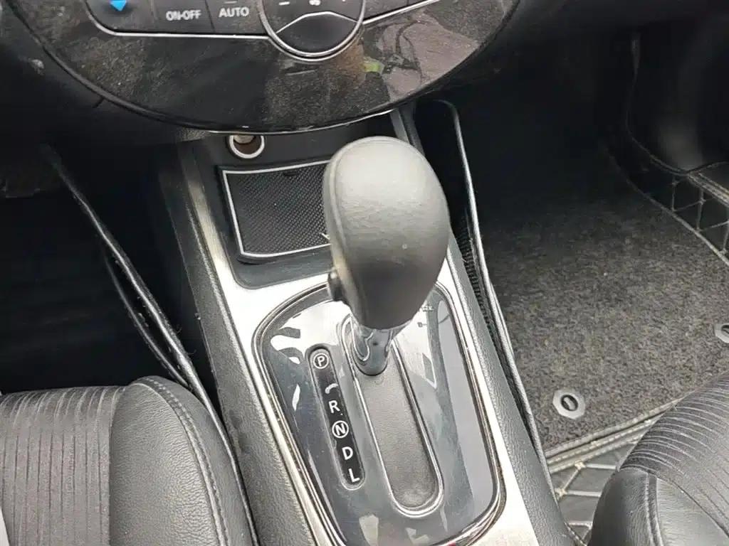 2014 Tiida 1.6L CVT Smart — миниатюра 14