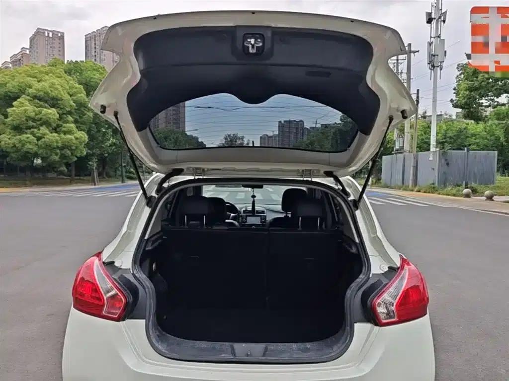 2014 Tiida 1.6L CVT Smart — миниатюра 19