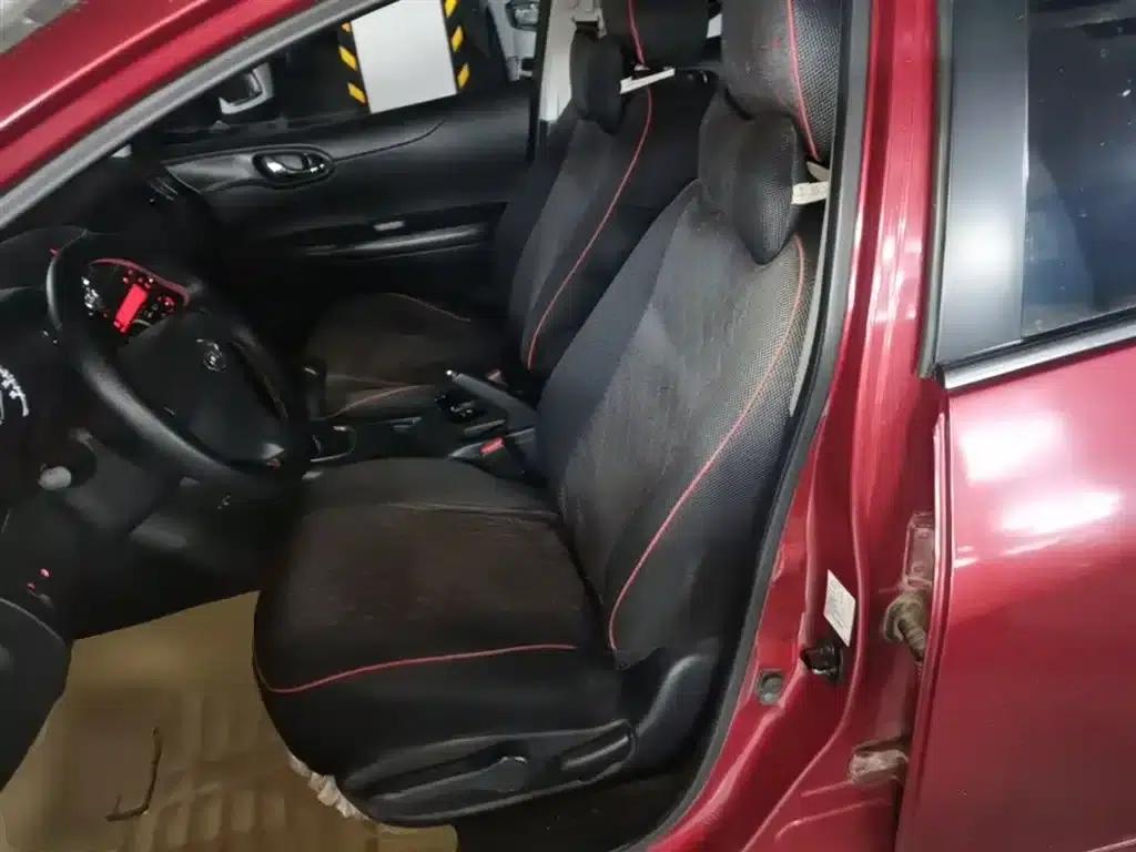 2014 Tiida 1.6L Manual Comfort Model — миниатюра 15