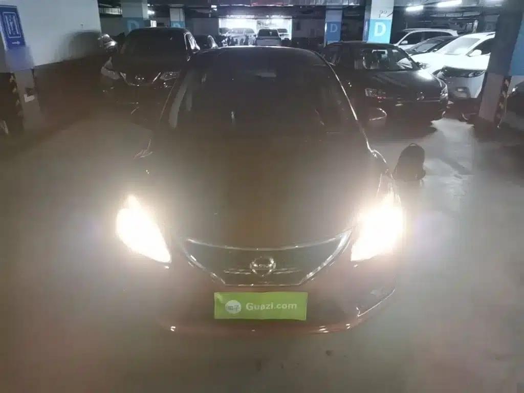 2014 Tiida 1.6L Manual Comfort Model — миниатюра 3