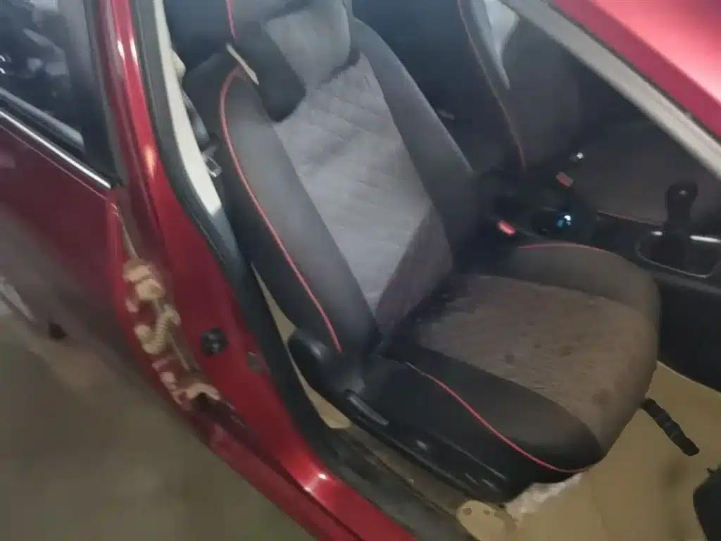 2014 Tiida 1.6L Manual Comfort Model — миниатюра 25