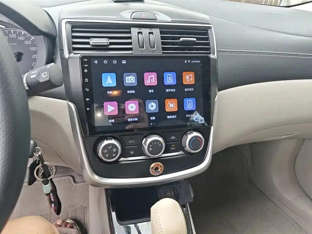 2016 Tiida 1.6L CVT Sport Edition — миниатюра 13