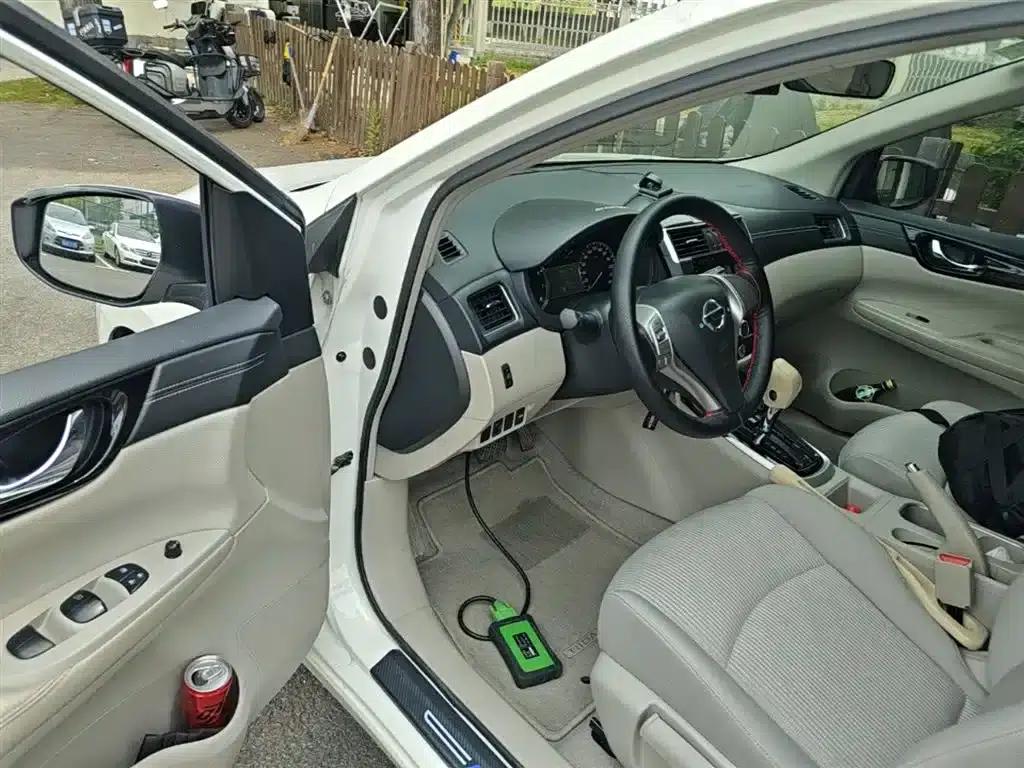2016 Tiida 1.6L CVT Sport Edition — миниатюра 16
