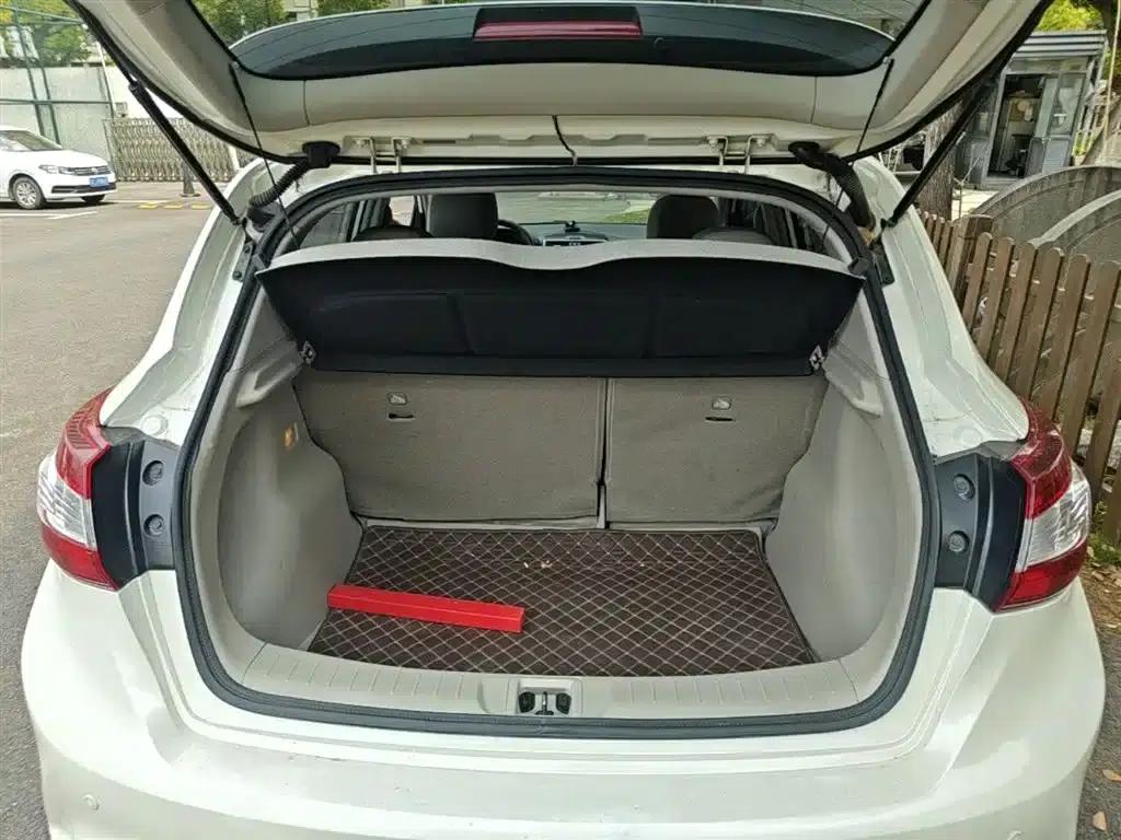 2016 Tiida 1.6L CVT Sport Edition — миниатюра 19