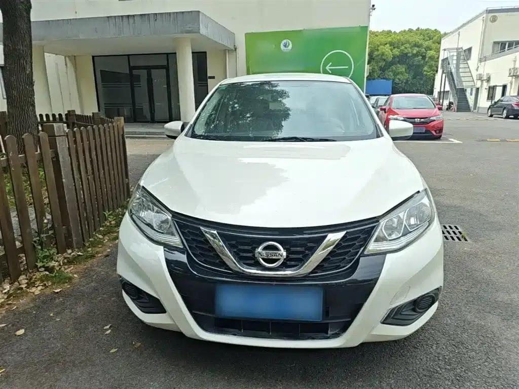 2016 Tiida 1.6L CVT Sport Edition — миниатюра 3