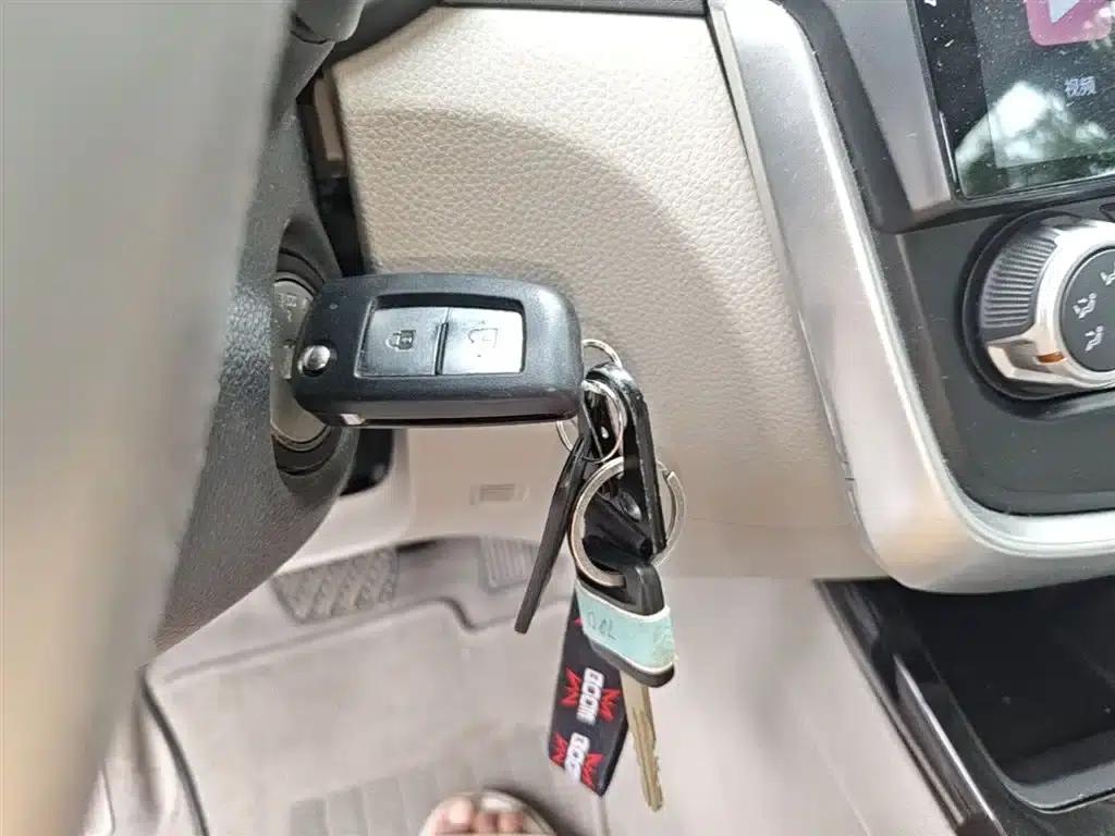 2016 Tiida 1.6L CVT Sport Edition — миниатюра 9