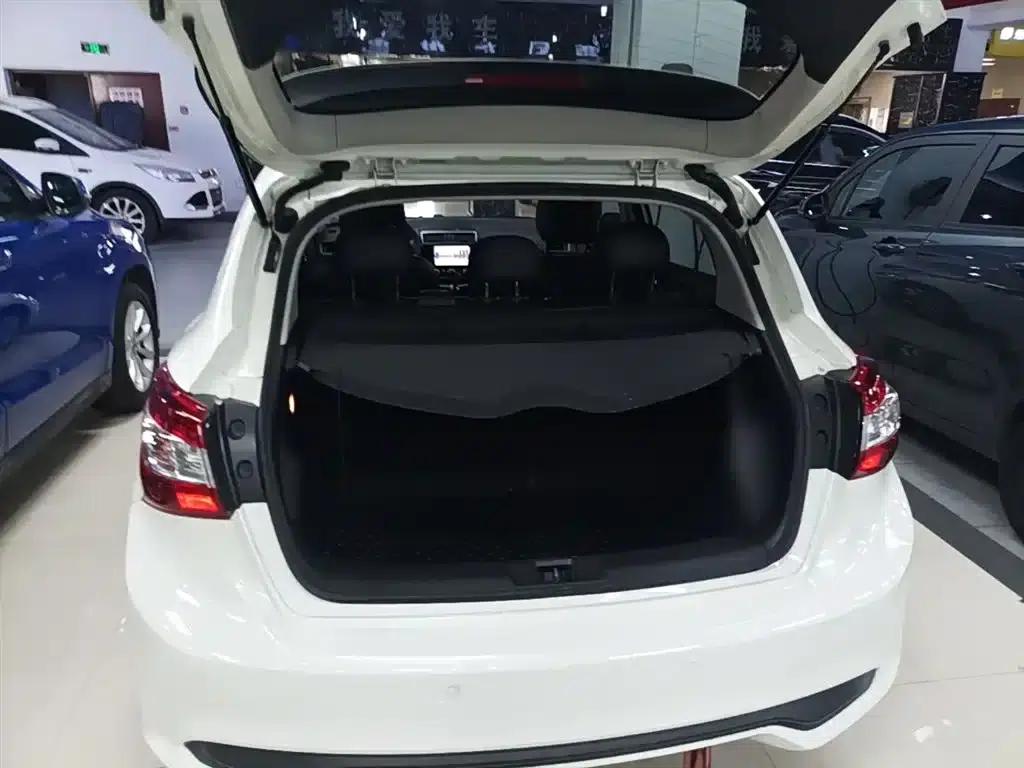 2021 Tiida 1.6L CVT Smart Edition — миниатюра 19