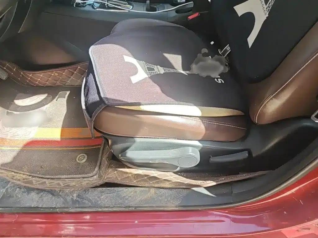 2014 Tiida 1.6L CVT Cool Edition — миниатюра 8