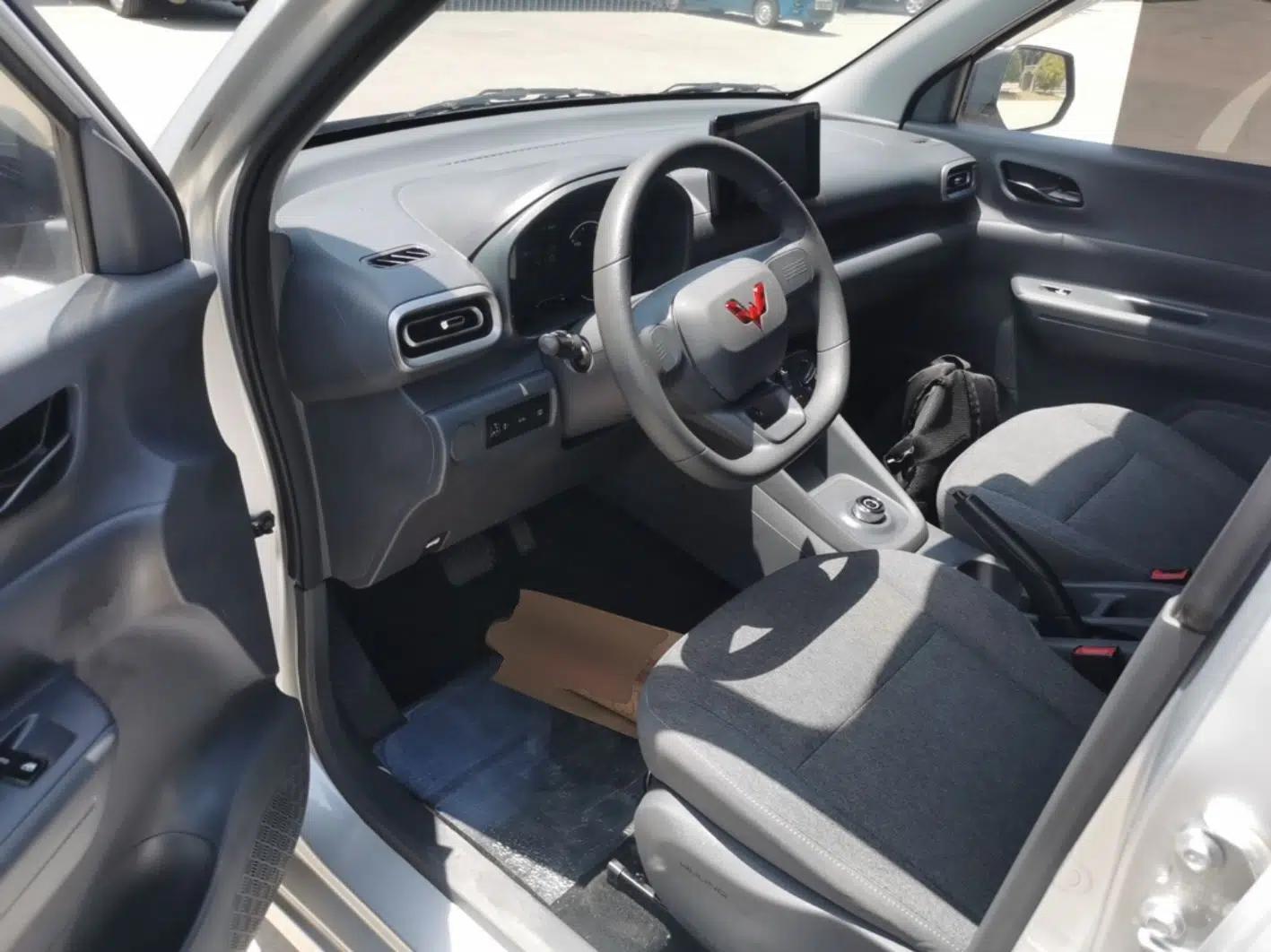 Wuling Hongguang New Energy 2024 All-Electric Model 300KM Standard Version — миниатюра 17