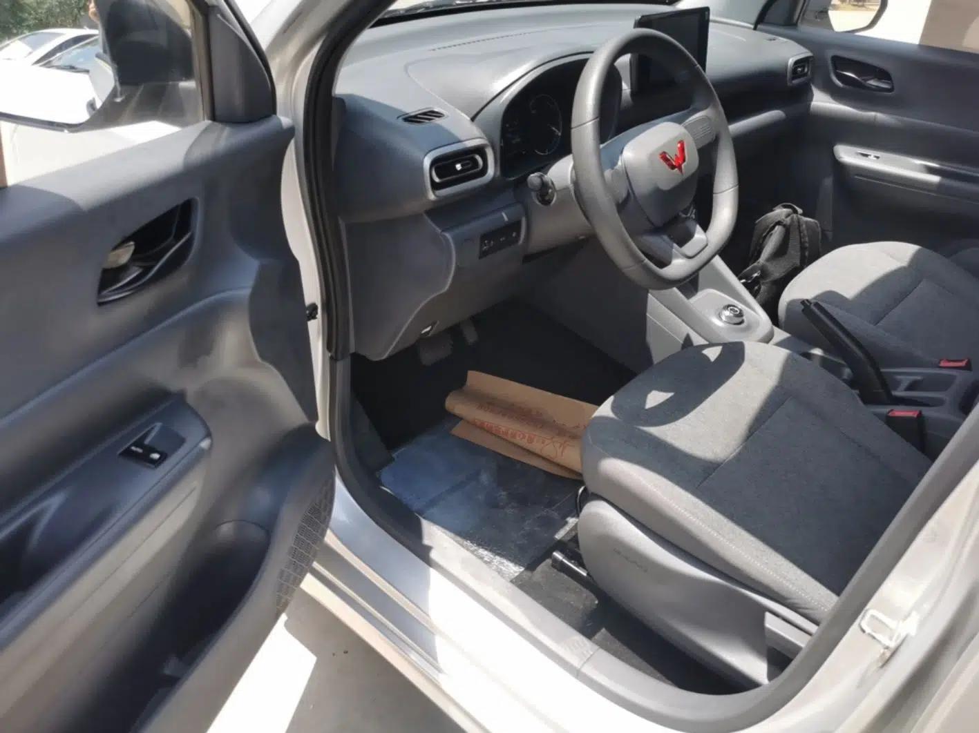 Wuling Hongguang New Energy 2024 All-Electric Model 300KM Standard Version — миниатюра 18