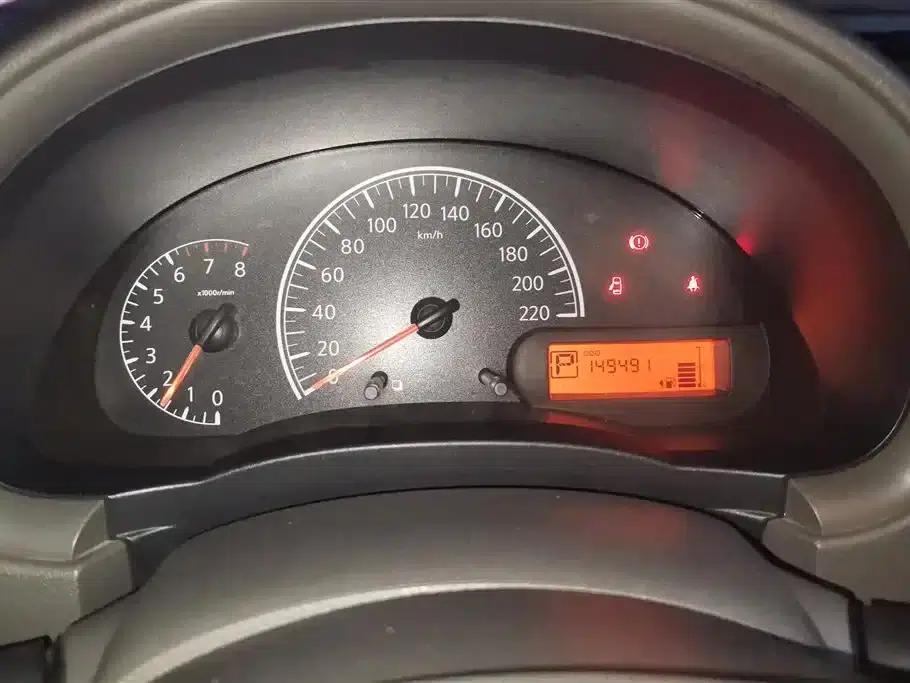 Nissan Sunny 2015 1.5XE CVT Comfort Edition — миниатюра 14