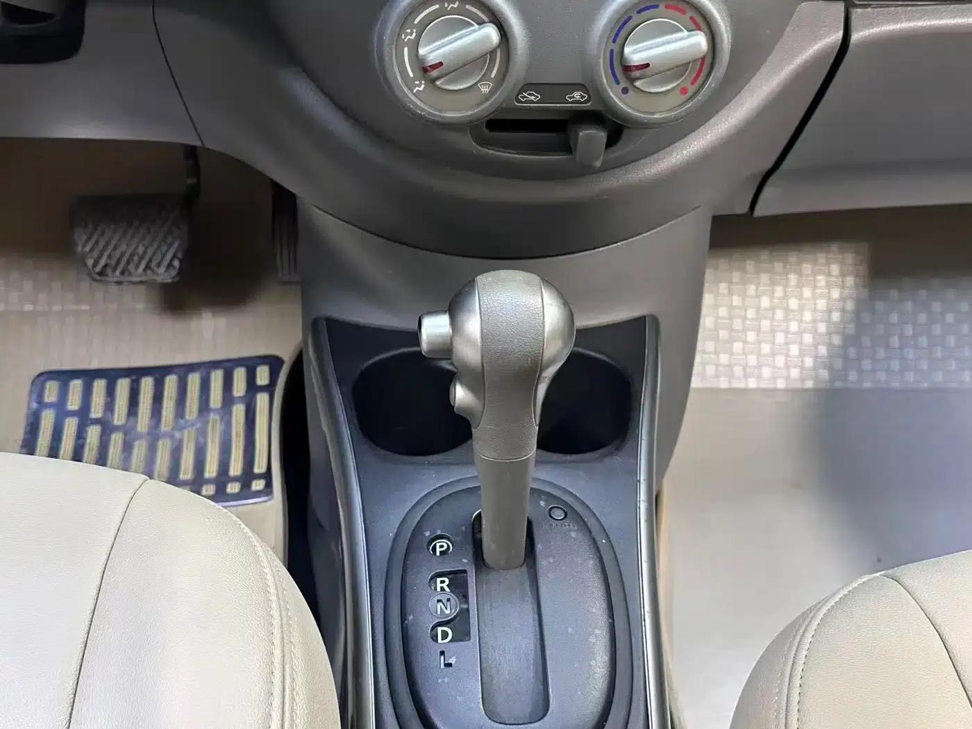 Nissan Sunny 2014 1.5XL CVT Deluxe Edition — миниатюра 12