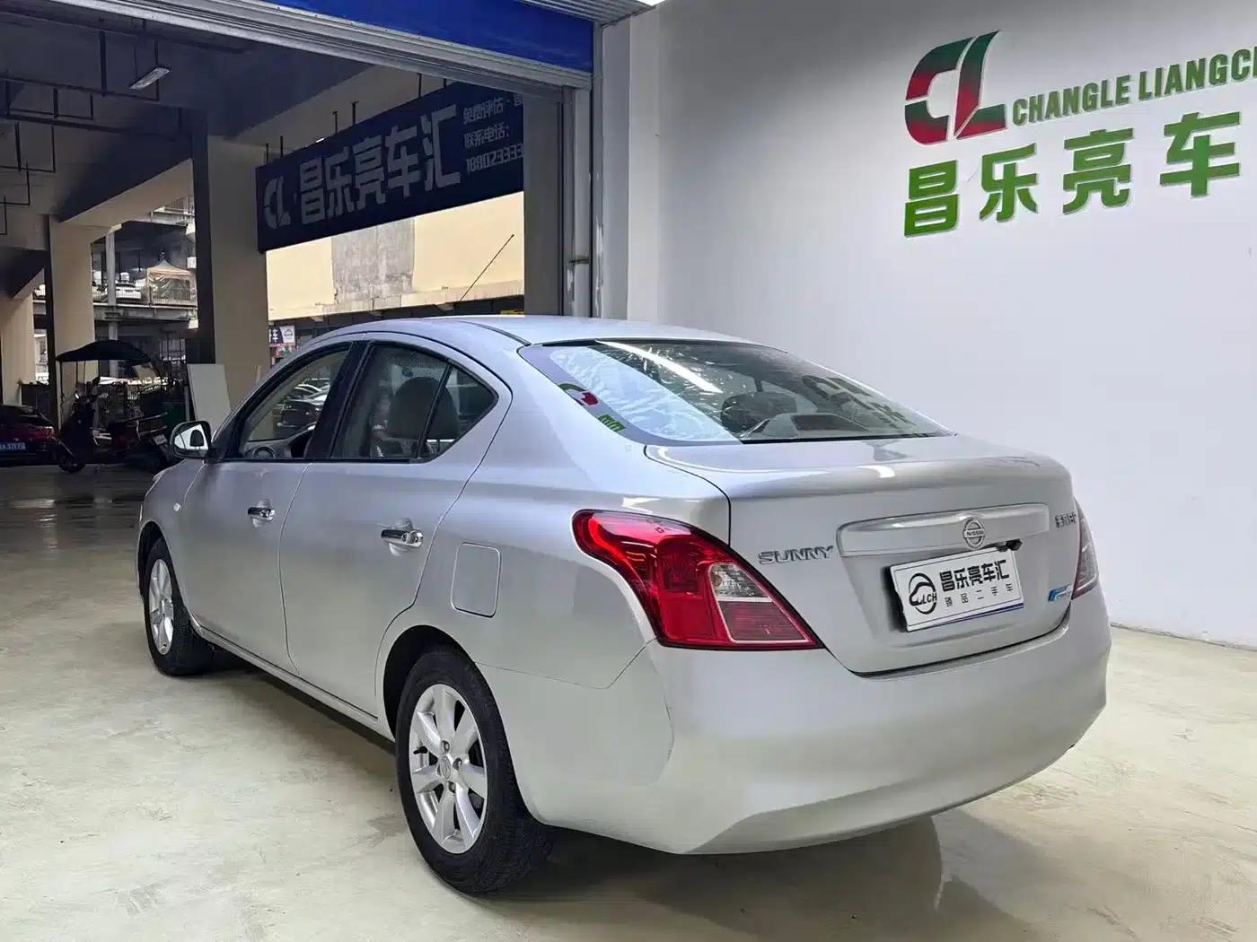 Nissan Sunny 2014 1.5XL CVT Deluxe Edition — миниатюра 15