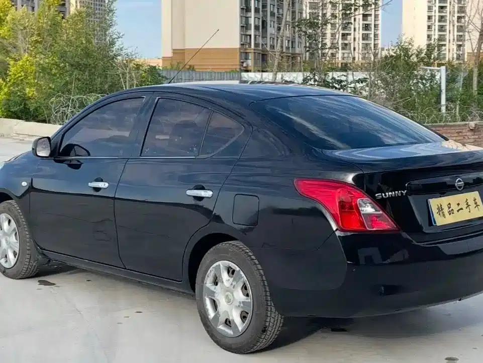 Nissan Sunny 2011 1.5XL CVT Deluxe Edition — миниатюра 7