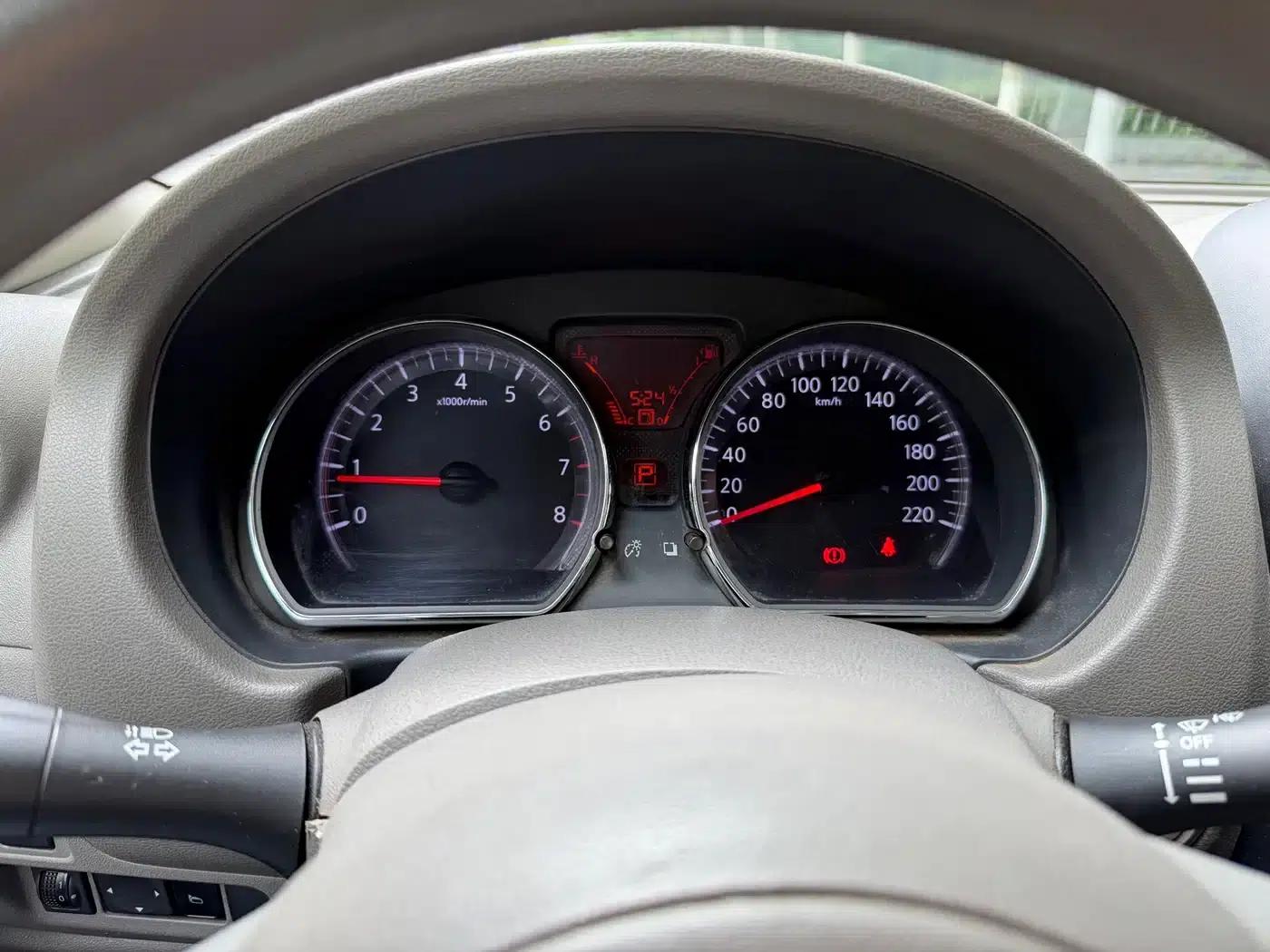 Nissan Sunny 2011 1.5XL CVT Deluxe Edition — миниатюра 10