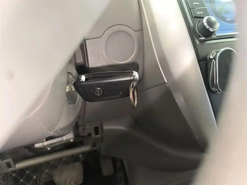 Nissan Sunny 2015 1.5XE CVT Comfort Edition — миниатюра 9