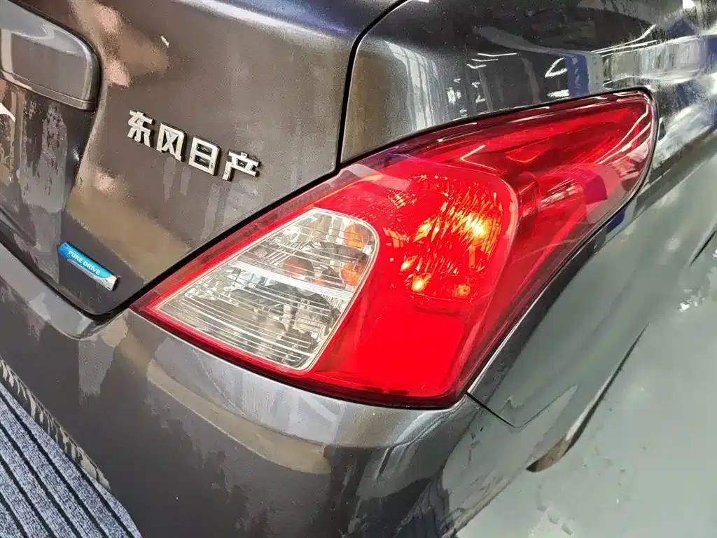 Nissan Sunny 2014 1.5XE Manual Comfort Edition — миниатюра 24