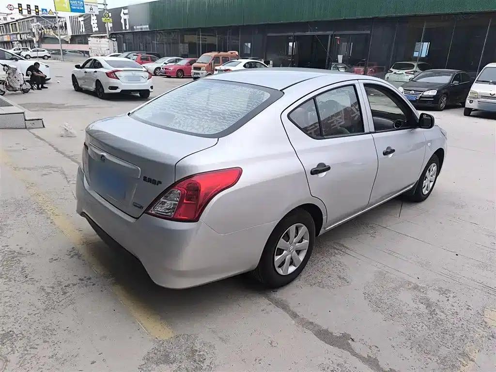 Nissan Sunny 2015 1.5XE Manual Comfort Edition — миниатюра 11