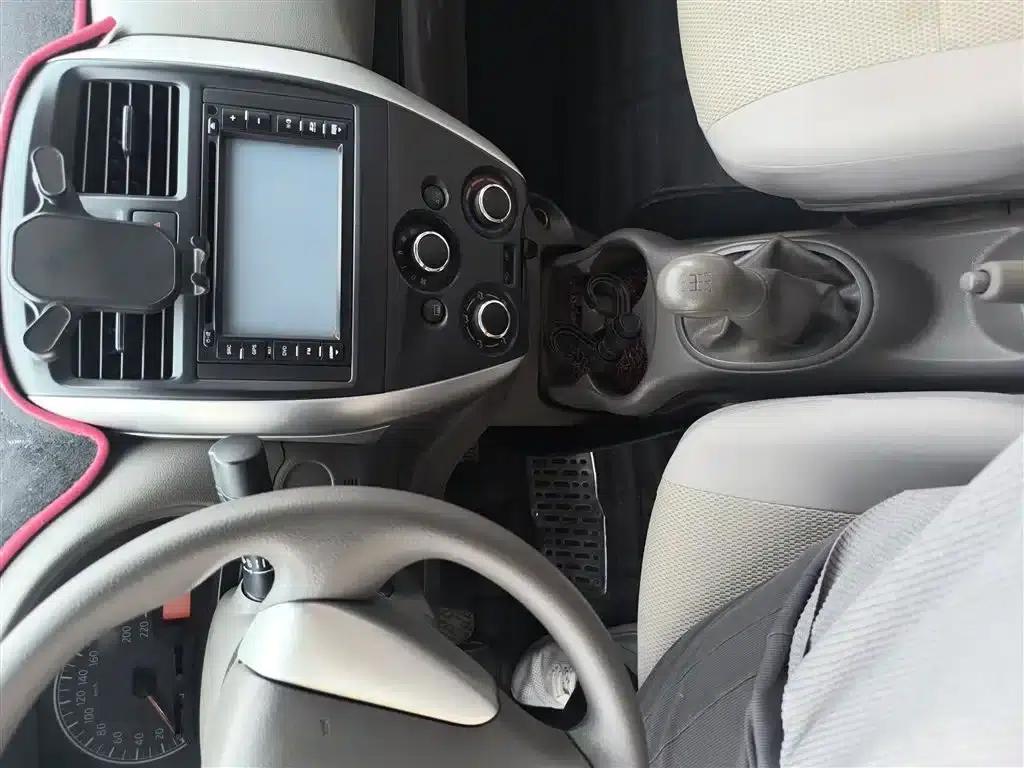 Nissan Sunny 2015 1.5XE Manual Comfort Edition — миниатюра 18