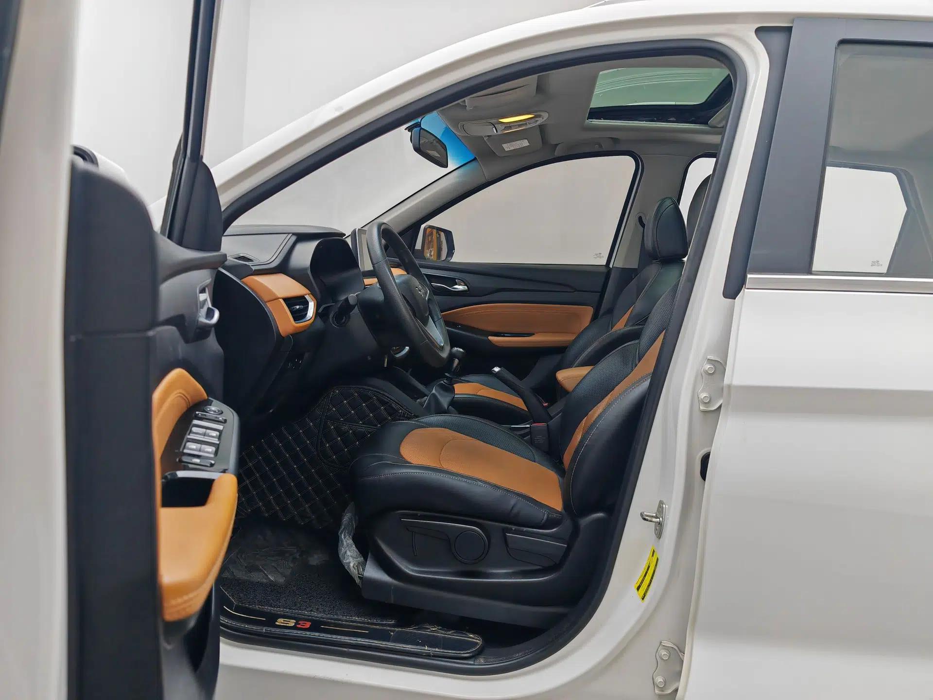 Wuling Hongguang S3 2018 1.5L Manual Luxury Model China V Standard — миниатюра 19