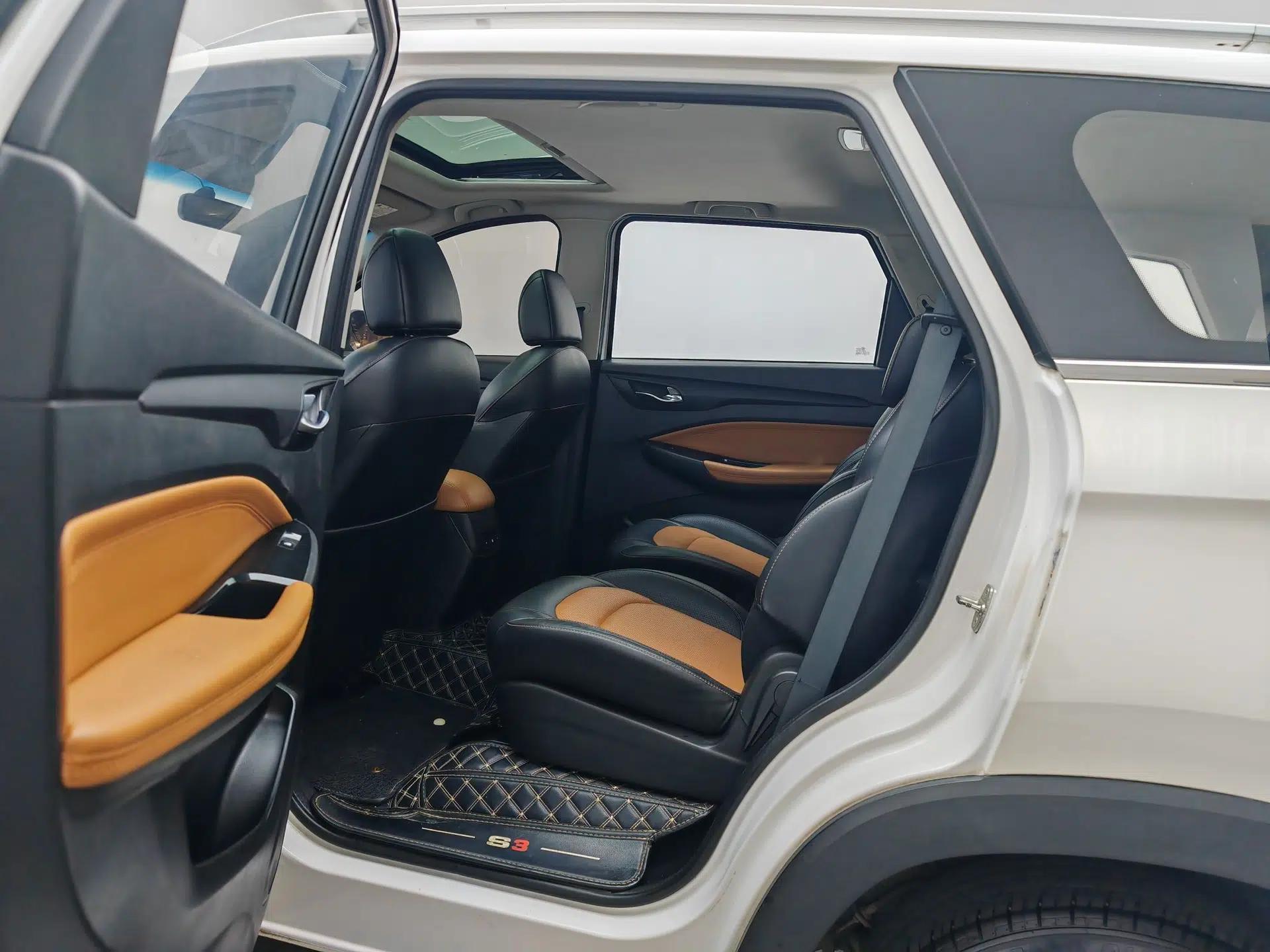 Wuling Hongguang S3 2018 1.5L Manual Luxury Model China V Standard — миниатюра 21