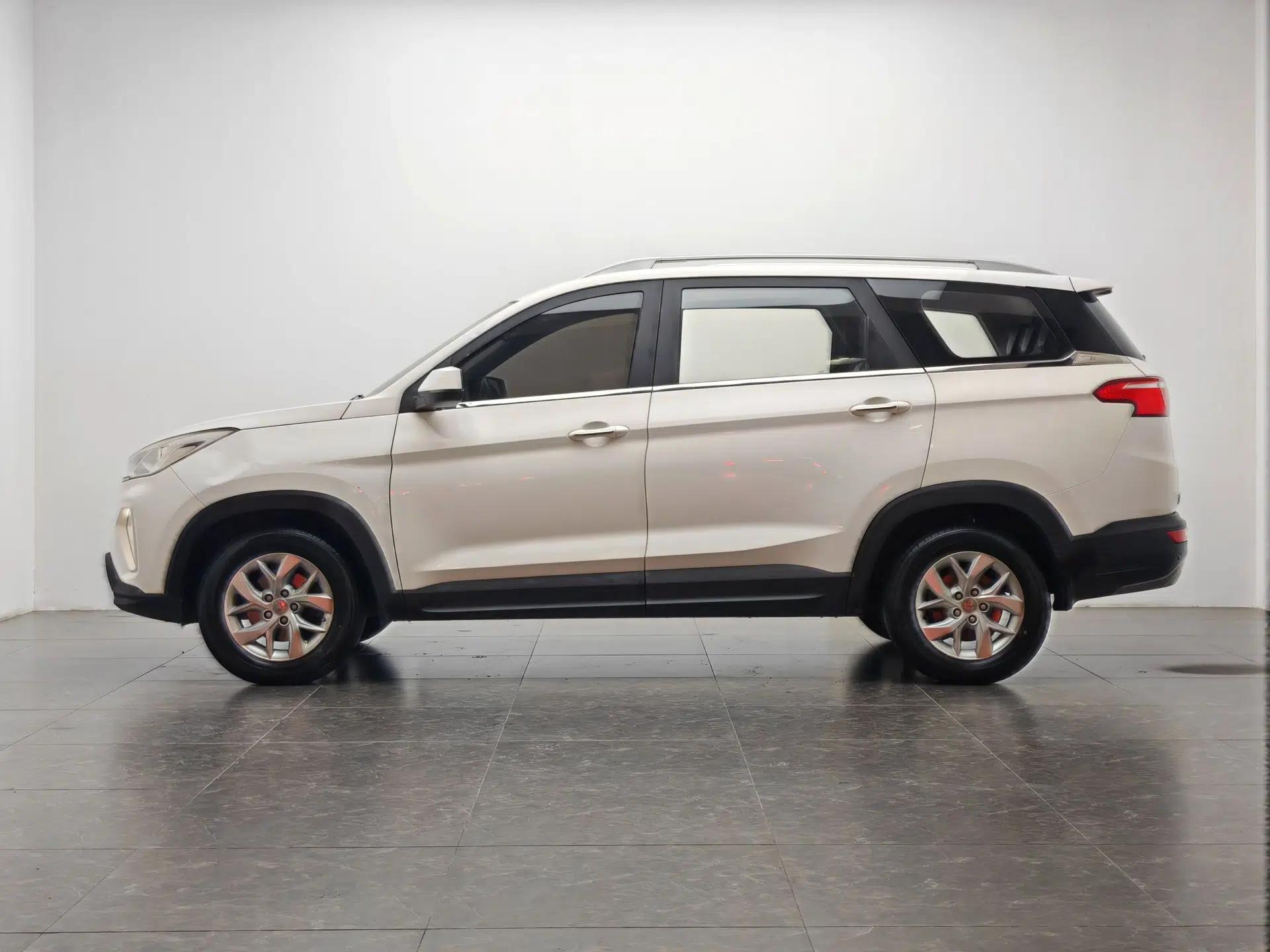 Wuling Hongguang S3 2018 1.5L Manual Luxury Model China V Standard — миниатюра 4
