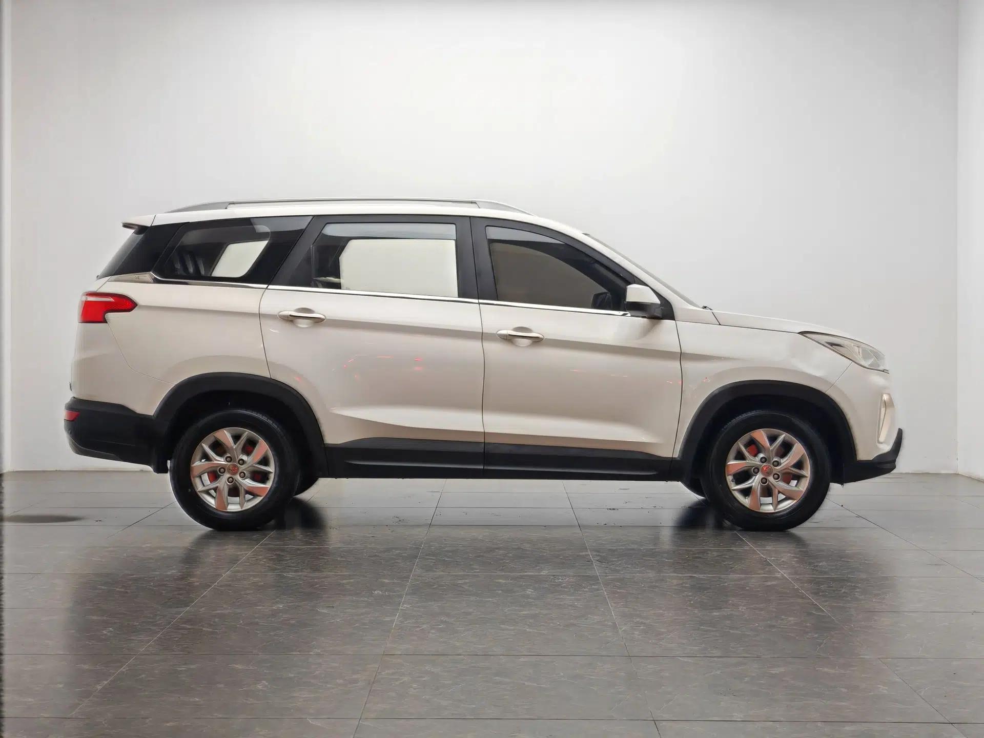 Wuling Hongguang S3 2018 1.5L Manual Luxury Model China V Standard — миниатюра 5