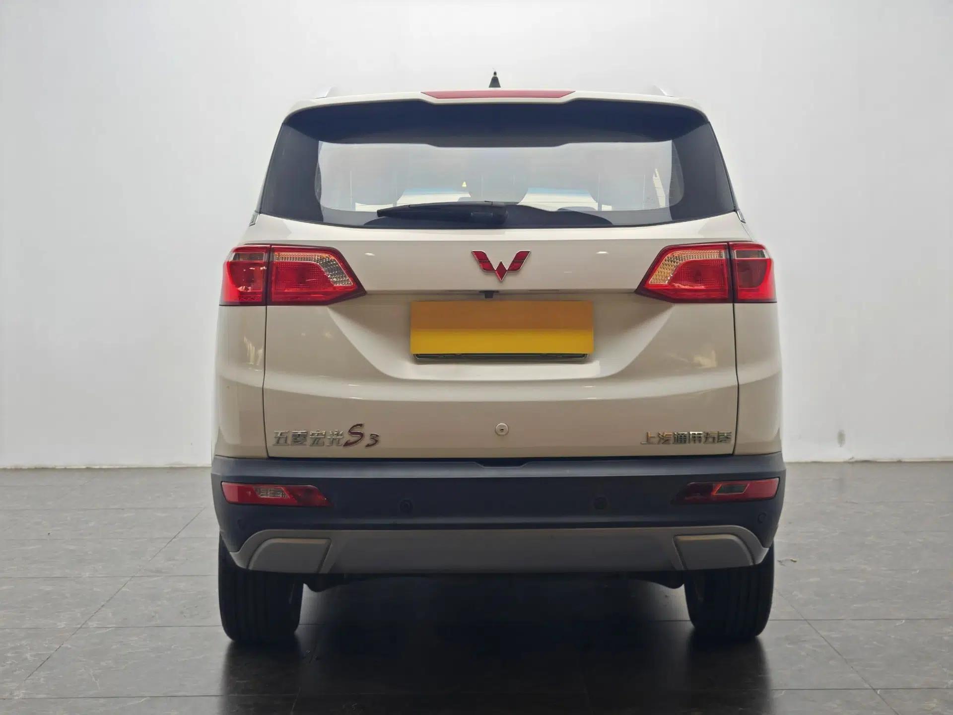 Wuling Hongguang S3 2018 1.5L Manual Luxury Model China V Standard — миниатюра 8