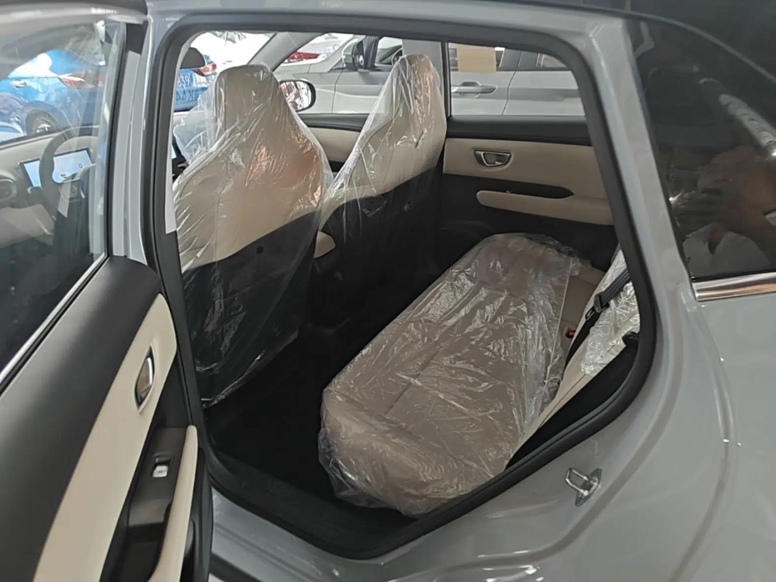 Wuling Bingo PLUS 2024 401 km Range 5-Seater Version — миниатюра 19