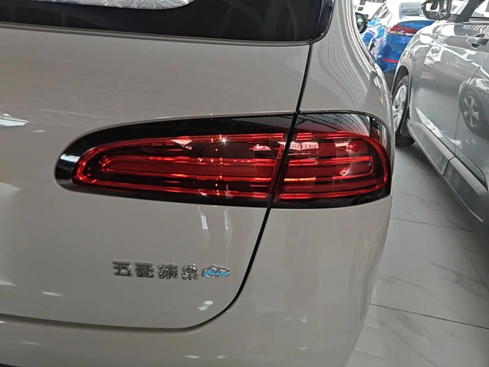 Wuling Bingo PLUS 2024 401 km Range 5-Seater Version — миниатюра 8