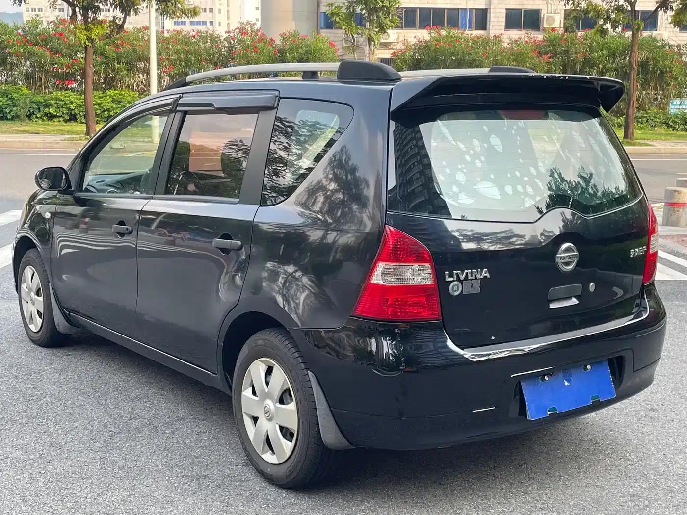 Nissan Livina 2010 Sporty Edition 1.6L Automatic Standard — миниатюра 7