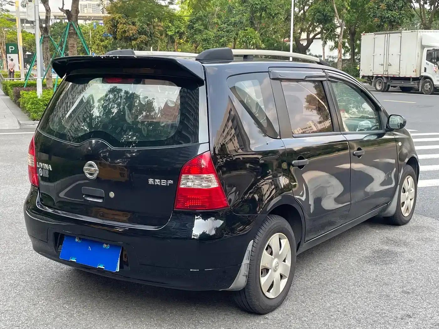 Nissan Livina 2010 Sporty Edition 1.6L Automatic Standard — миниатюра 9