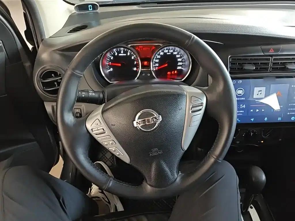 Nissan Livina 2015 1.6XE CVT Comfort Edition — миниатюра 11